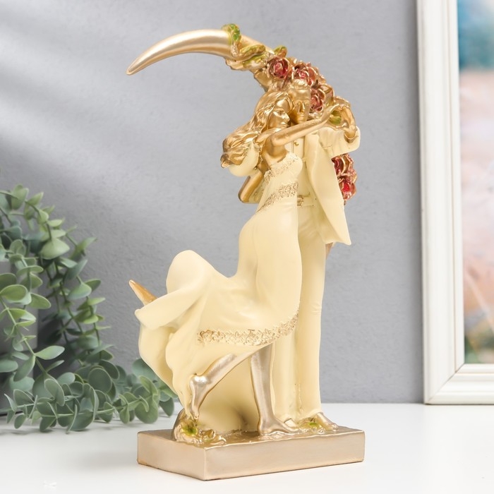 Сувенир полистоун "Влюблённая пара у месяца в цветах" 7,5х18х28 см