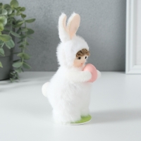 Кукла интерьерная "Малыш в костюме зайчика с яйцом" 6х7х15 см