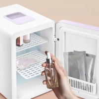 Холодильник для косметики мини КТ-4110 - 10 л. - 52 Вт