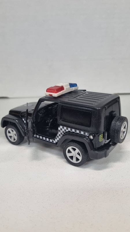 Модель машины джип для детей Модель машины джип для детей