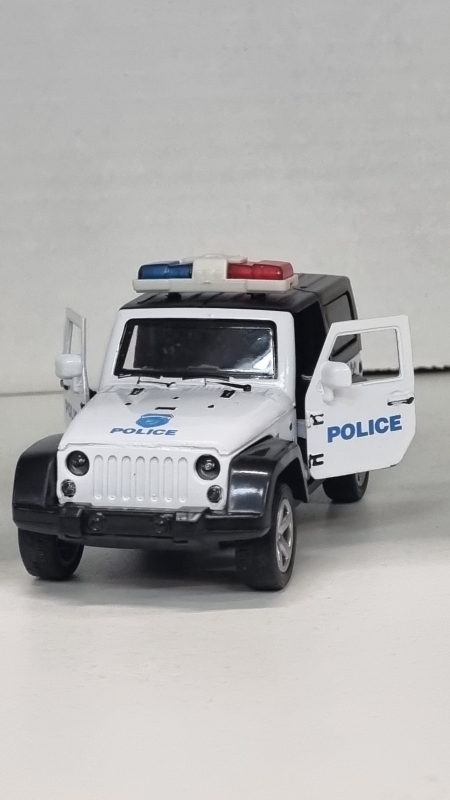 Модель машины джип для детей Модель машины джип для детей