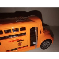 Автобус игрушка с открывающимися дверьми