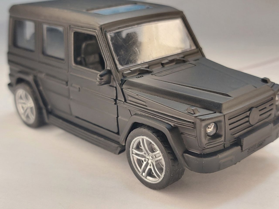 Игрушка машина джип открываются двери Игрушка машина джип открываются двери