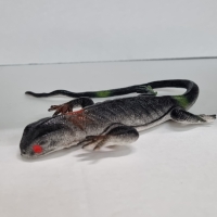 Антистресс игрушка ящерица темная