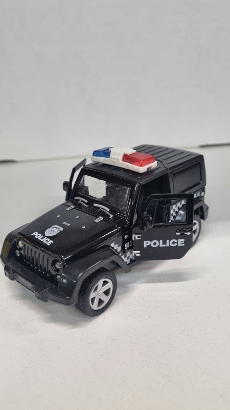 Модель машины джип для детей Модель машины джип для детей