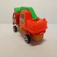 Инерционный экскаватор с ковшом