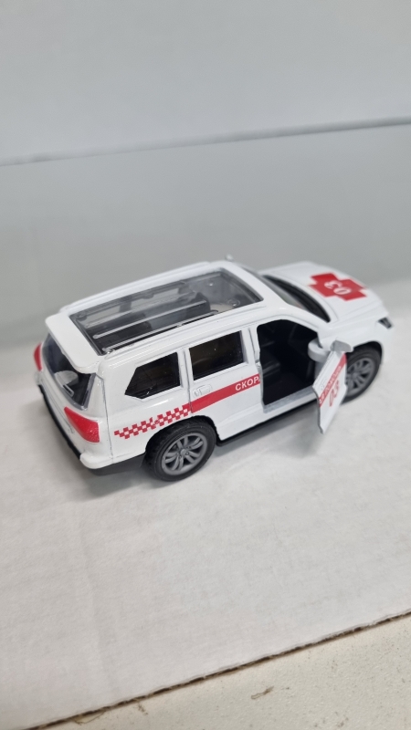 Детская инерционная машинка с открывающимися дверями