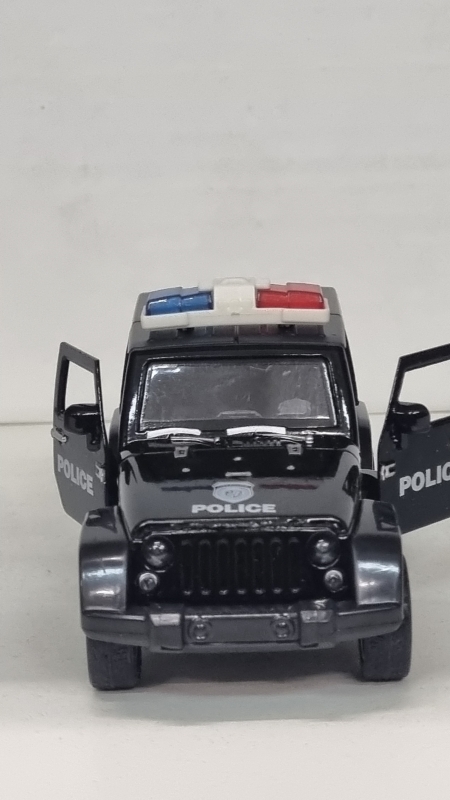 Модель машины джип для детей Модель машины джип для детей