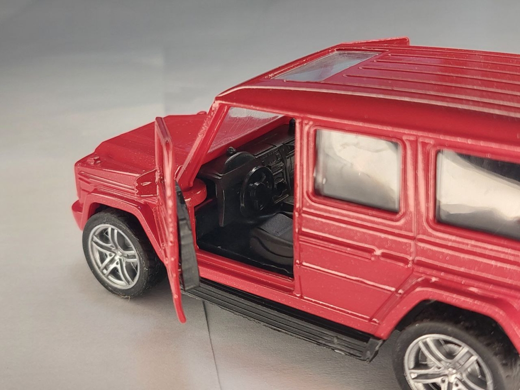 Игрушка машина джип открываются двери Игрушка машина джип открываются двери