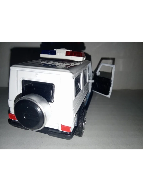 Машинка POLICE инерционная детская 1:32 Машинка POLICE инерционная детская 1:32