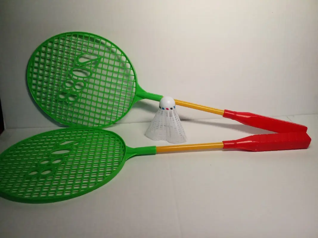 Ракетки бадминтон с воланом