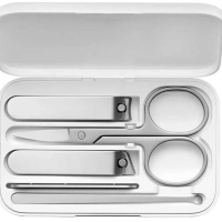 Маникюрный набор 5 в 1 Xiaomi Nail для маникюра, педикюра, инструменты из нержавеющей стали с дизайном и ударопрочным кейсом белый Маникюрный набор 5 в 1 Xiaomi Nail для маникюра, педикюра, инструменты из нержавеющей стали с дизайном и ударопрочным кейсом белый