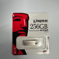 USB Флеш-накопитель 256 ГБ серебристый