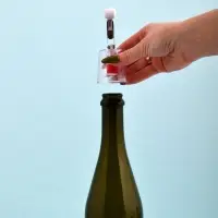 Пробка для бутылки с зажимом Стаканчик