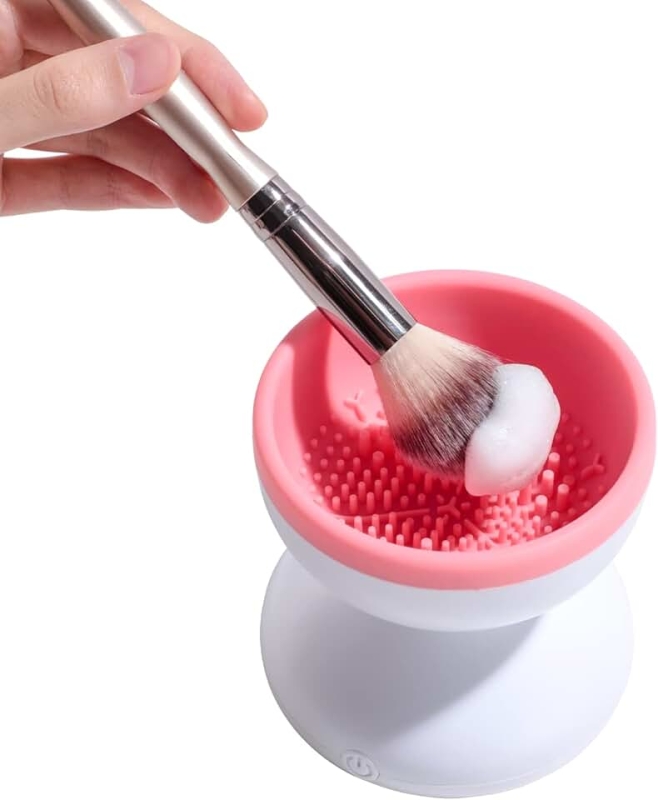 Устройство для очистки косметических принадлежностей