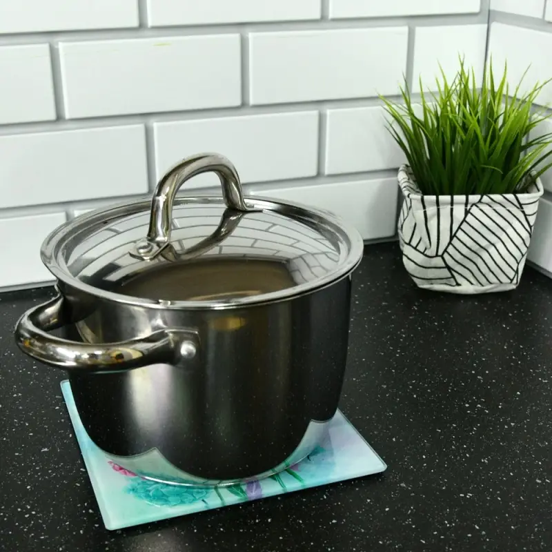 Доска разделочная Пионы и птички 18х18 см