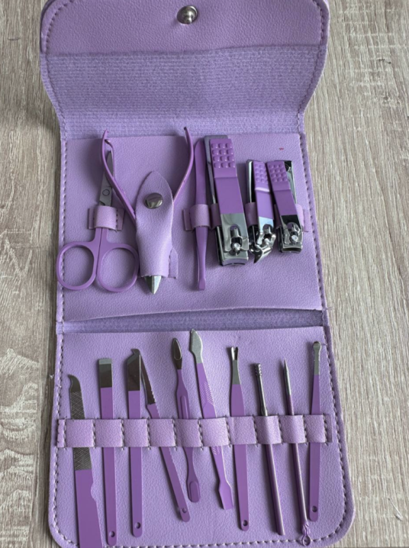 Маникюрный набор (цвет в ассортименте) Маникюрный набор (цвет в ассортименте)