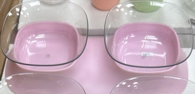 Миска двойная на подставке розовая