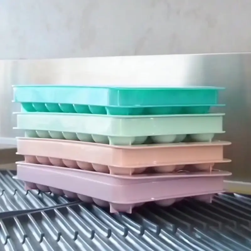 Форма для льда Шарики 33 ячейки (ассортимент)