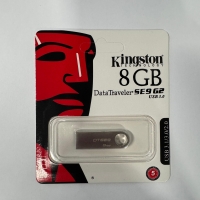 USB Флеш-накопитель 8 ГБ серебристый