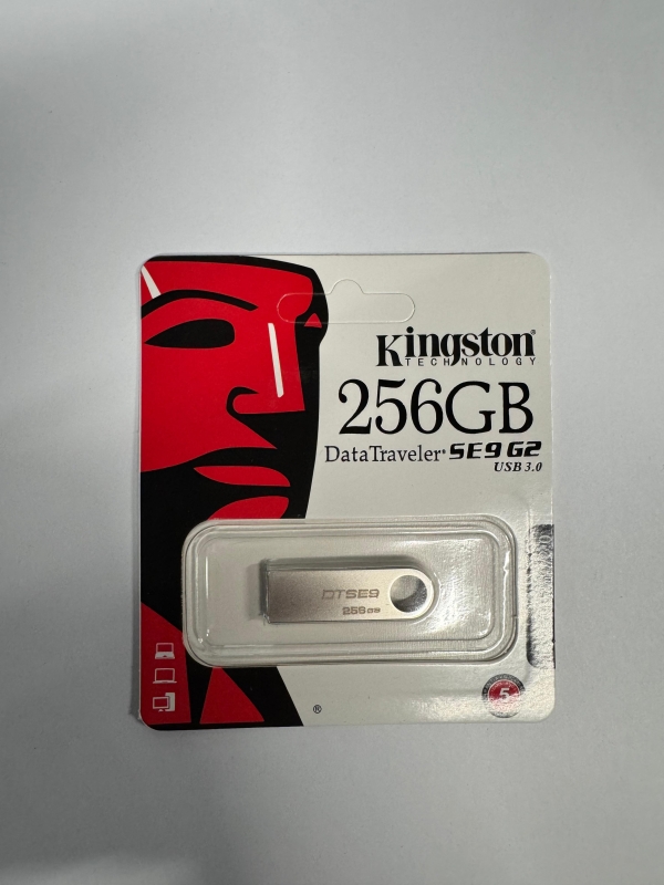 USB Флеш-накопитель 256 ГБ серебристый