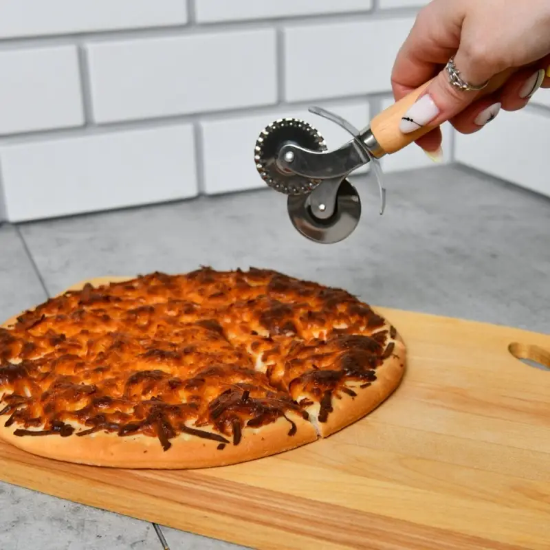 Пиццерезка тесторезка Ретро