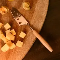 Нож для мягких сыров Сырная фантазия