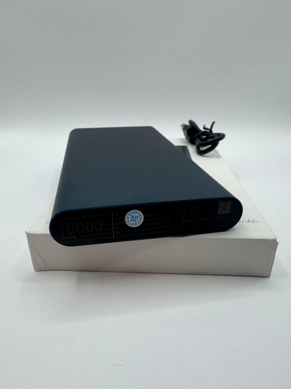 Внешний аккумулятор Xiaomi Power Bank 10000 мАч с быстрой зарядкой Внешний аккумулятор Xiaomi Power Bank 10000 мАч с быстрой зарядкой
