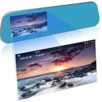 Автомобильный видеорегистратор с камерой заднего вида Автомобильный видеорегистратор с камерой заднего вида