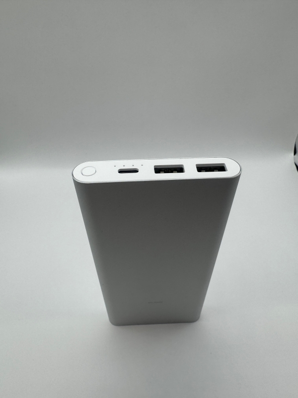 Внешний аккумулятор мощный Xiaomi Power Bank 10000 мАч Внешний аккумулятор мощный Xiaomi Power Bank 10000 мАч