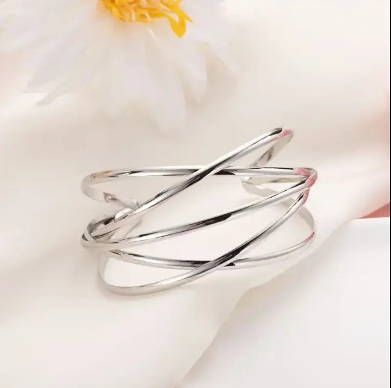 Браслет безразмерный на руку серебристый