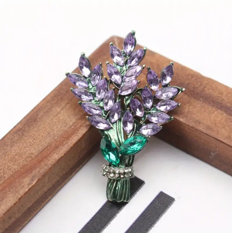 Брошь Лаванда с камнями