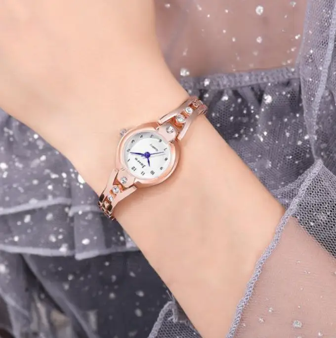 Часы наручные женские с металлическим ремешком золотистые