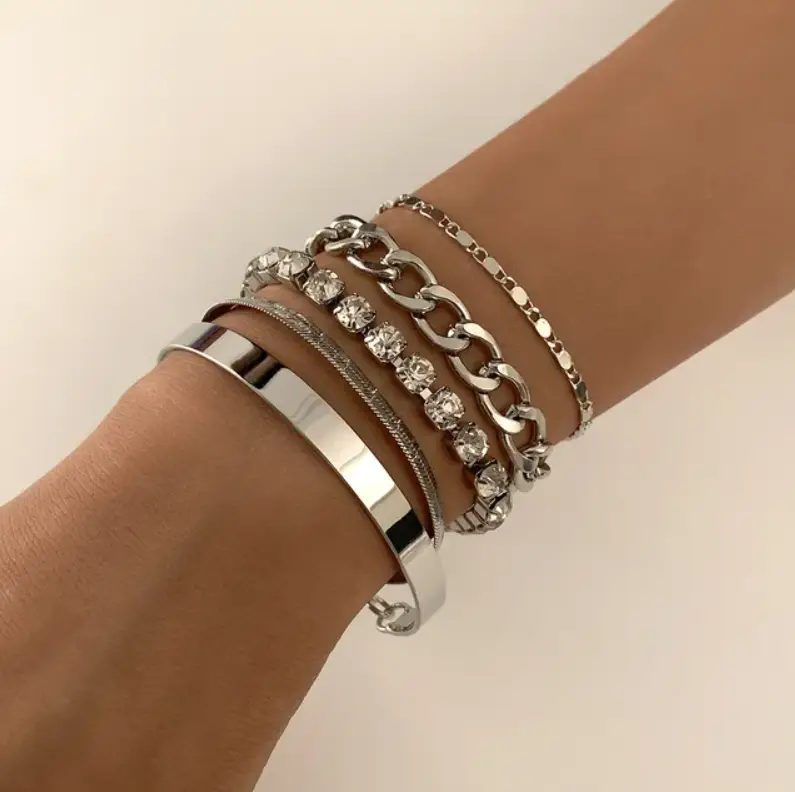 Набор браслетов серебристые 5 штук