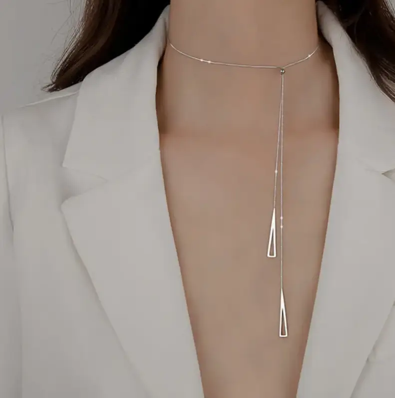Цепочка женская с двумя подвесками в виде треугольников серебристая