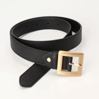 Ремень с золотой пряжкой квадратной женский 85 см