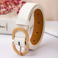 Ремень белый с золотой пряжкой 85 см