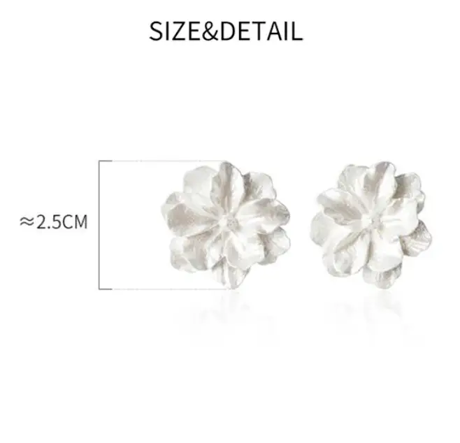 Серьги пусеты с перламутровым цветком