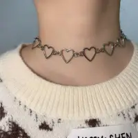 Чокер на шею сердечки серебристое