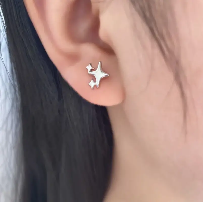 Серьги-гвоздики Звезды серебристые