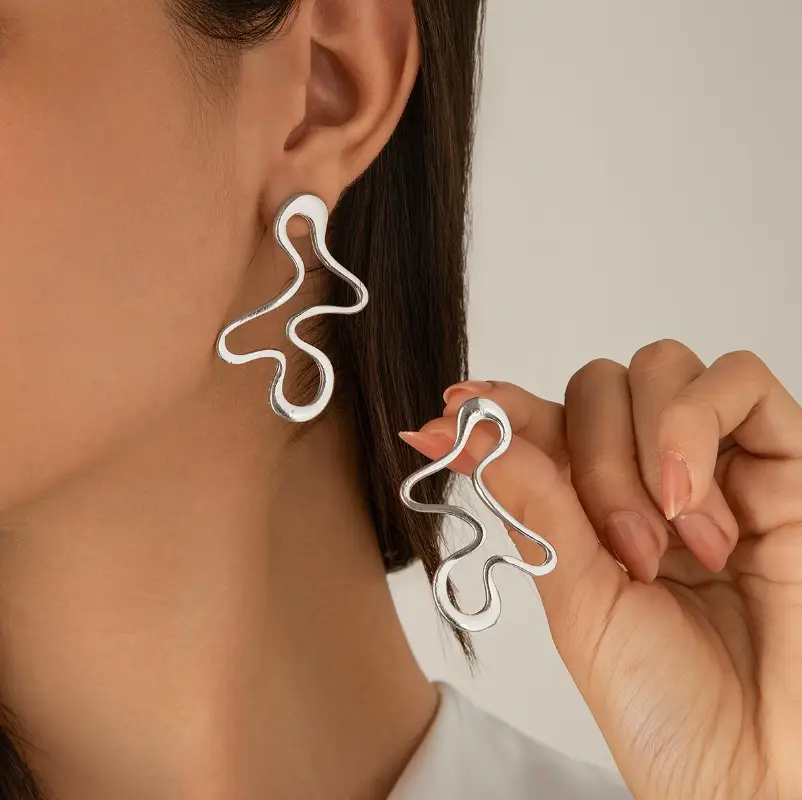 Серьги Хаотичной формы серебристые