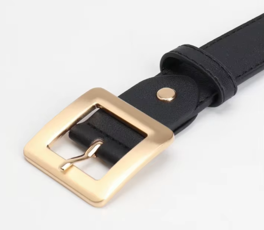 Ремень с золотой пряжкой квадратной женский 85 см