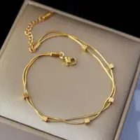 Браслет тонкий с кубиками золотистый