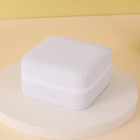 Шкатулка для хранения украшений белая экокожа