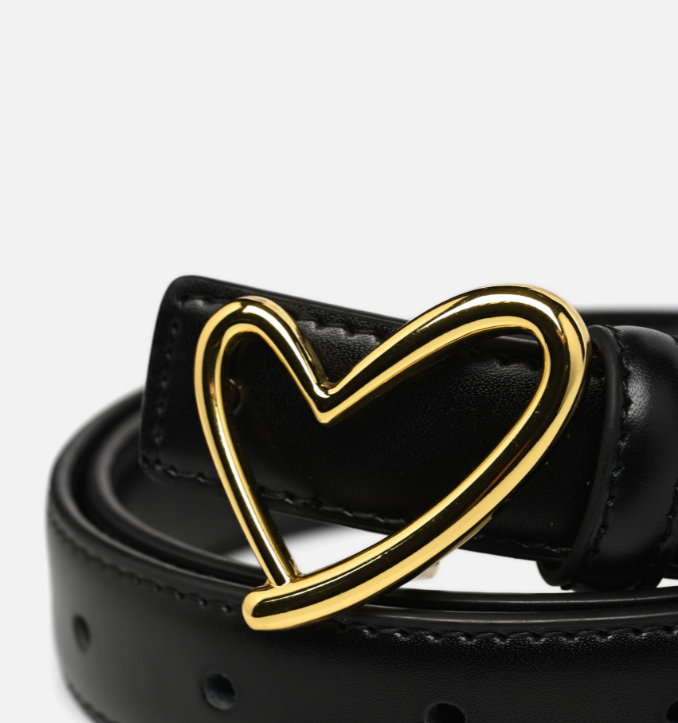 Ремень женский с пряжкой в форме сердца 75 см Ремень женский с пряжкой в форме сердца 75 см