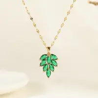 Подвеска на цепочке из зеленых камней Листья золотистая