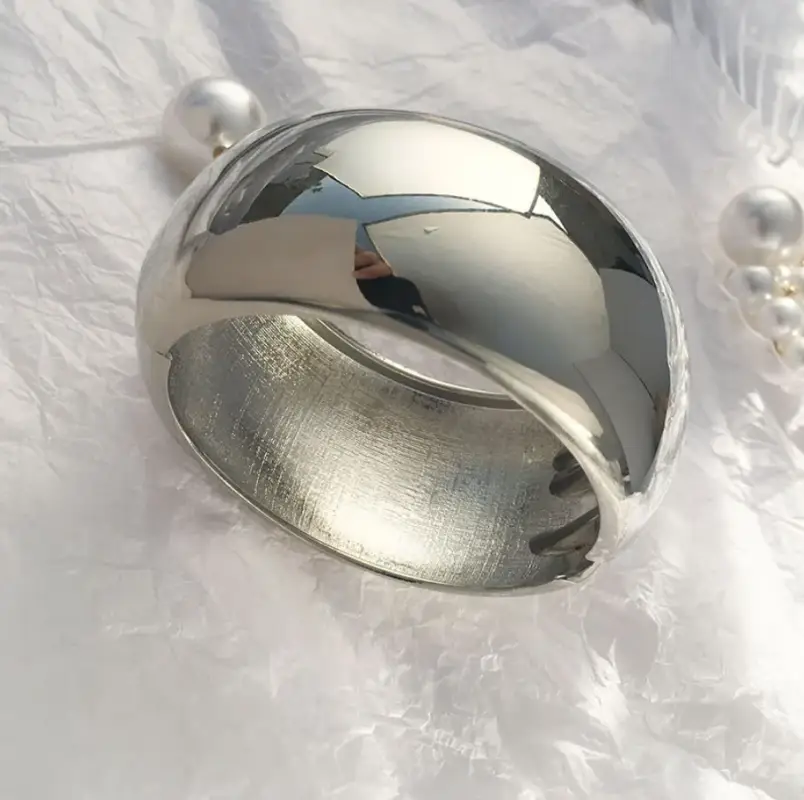 Браслет массивные серебристый