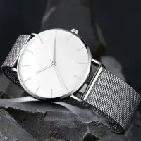 Часы наручные с металлическим ремешком серебристые