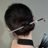 Палочка для волос шпилька Меч серебристая с кристаллом