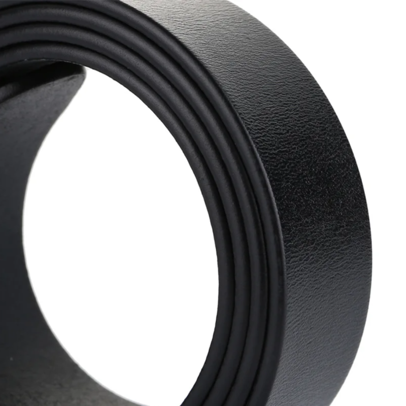 Ремень из экокожи с серебряной пряжкой 105 см Ремень из экокожи с серебряной пряжкой 105 см